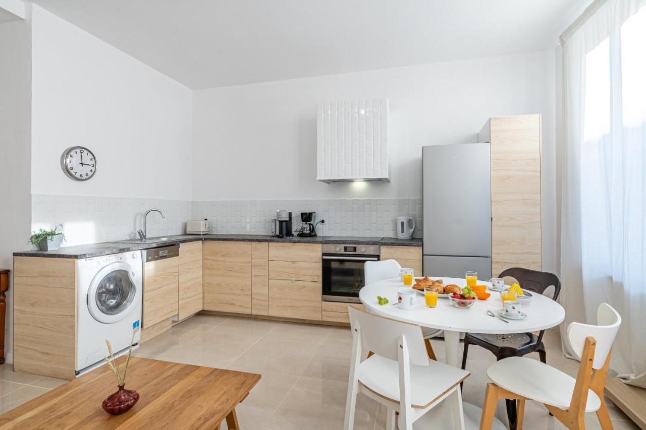 Le Borely: Appartement Climatise Avec 2 Chambres, A 800M De La Plage Marseille Bagian luar foto